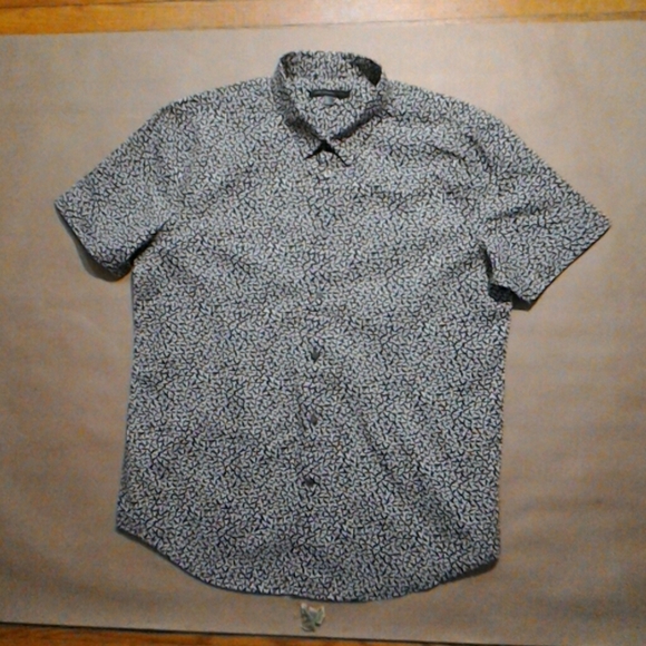 John Varvatos Linen Short Sleeve Button Down Printed Short Sleeve Shirt 09/24 - Picture 8 of 10